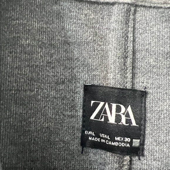 Zara Women's Elegant Gray Trench Coat - Picture 2 of 3